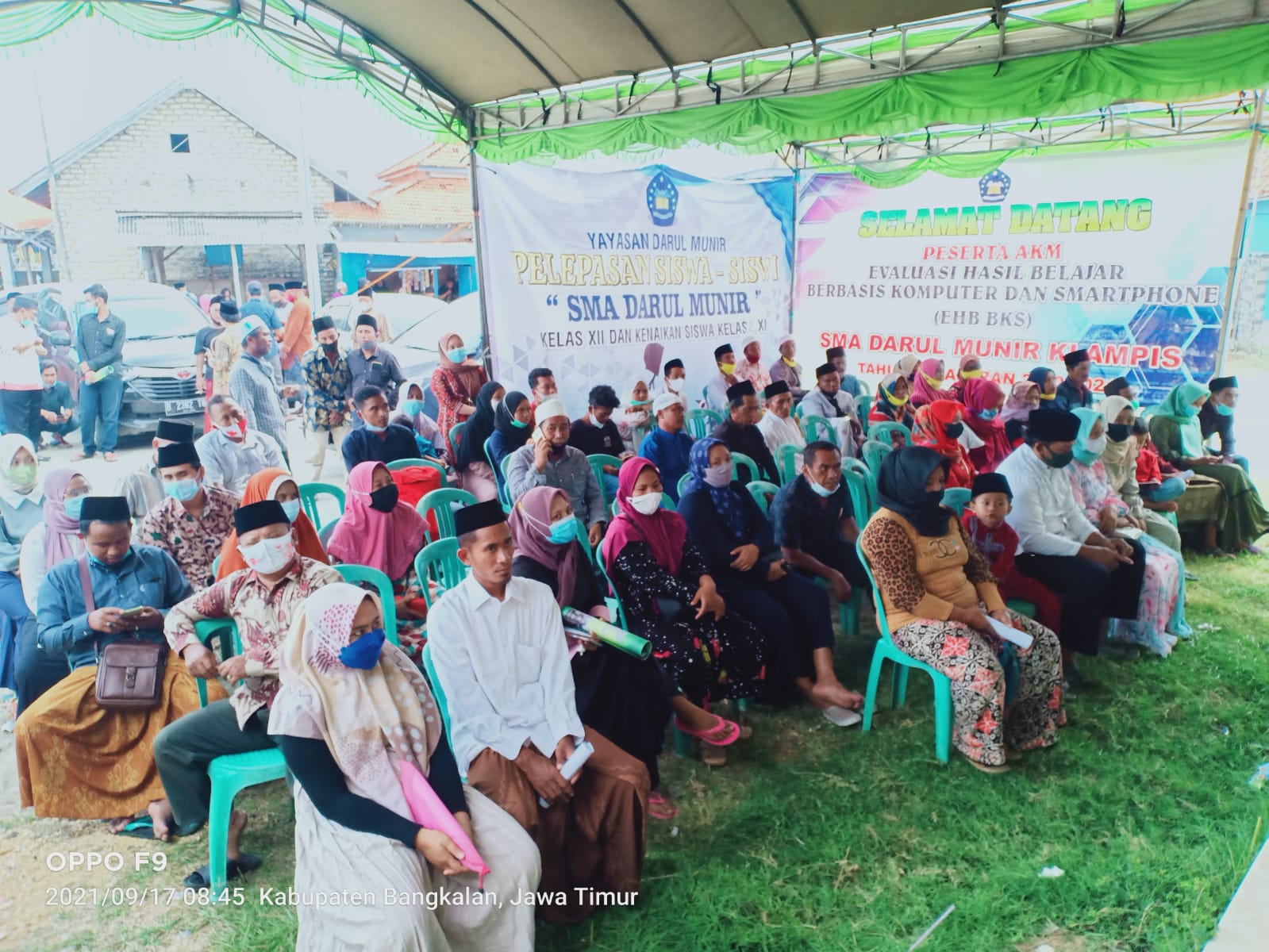 sidang di luar gedung 2